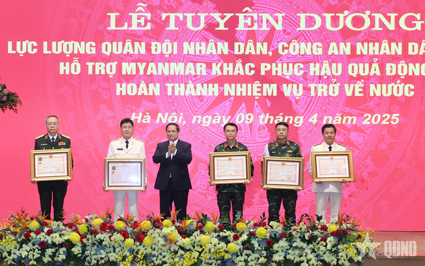 /UploadStore/admin/250409 Tuyen duong luc luong cuu tro dong dat/07.jpg